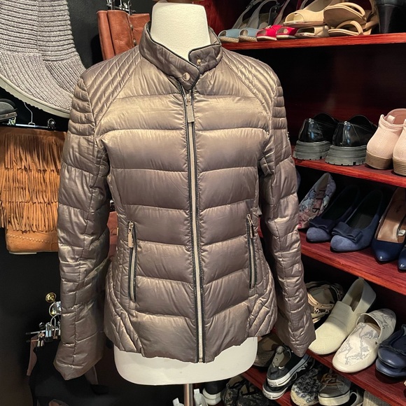 Packable Puffer Jacket - Picture 3 of 4